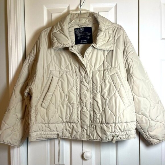 Stradivarius jacket quilted cropped fully zip chic Size Large‎ T19 - Picture 1 of 4